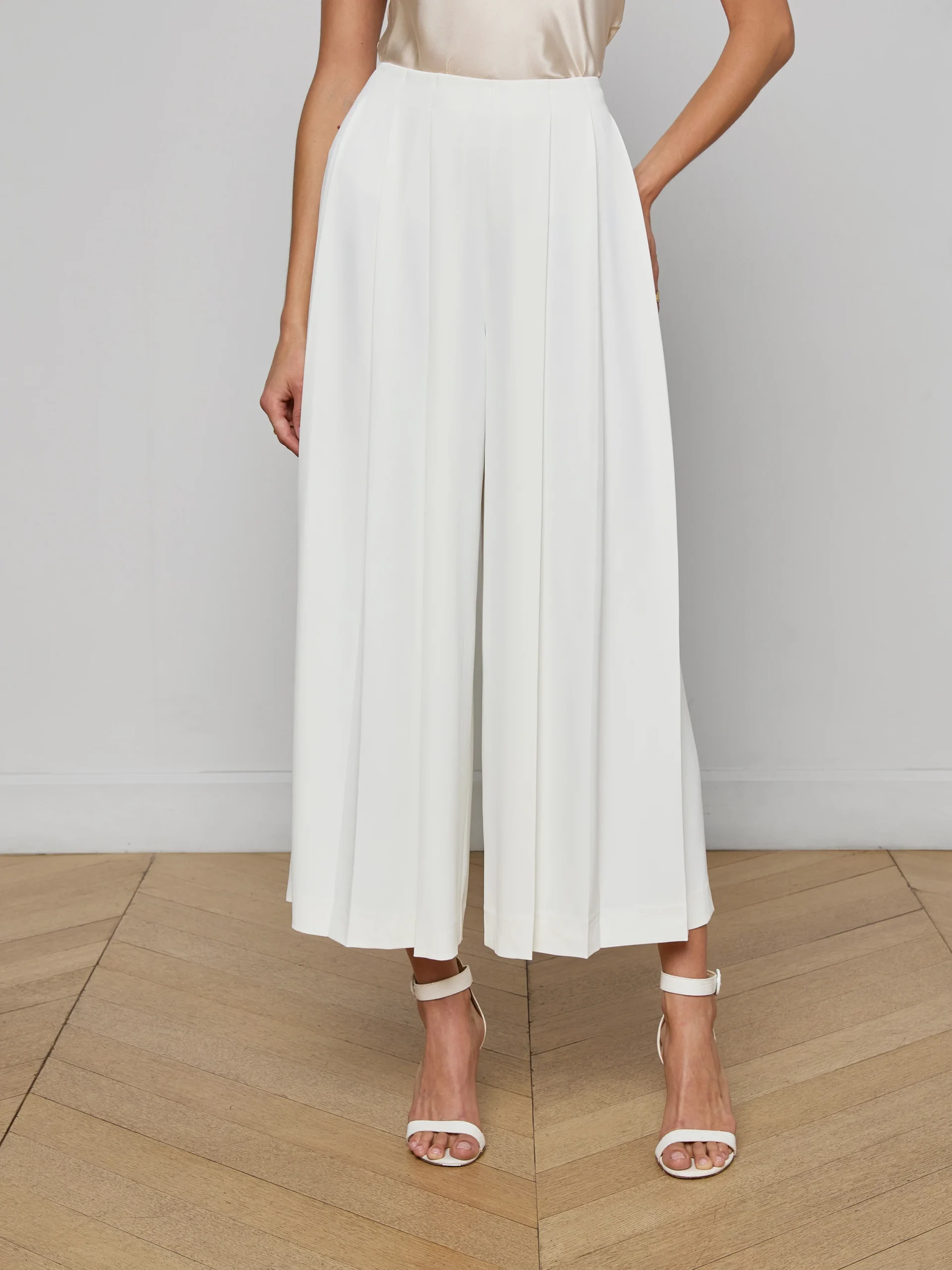 Novalynn Cropped Pleated Pant