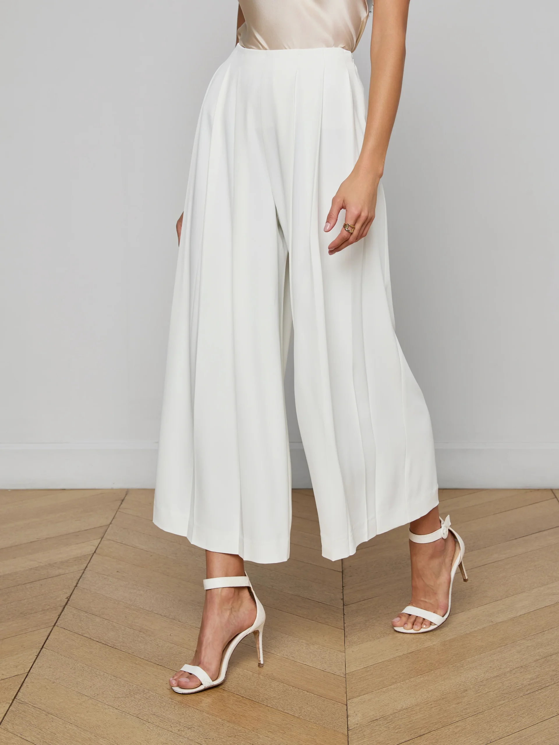 Novalynn Cropped Pleated Pant