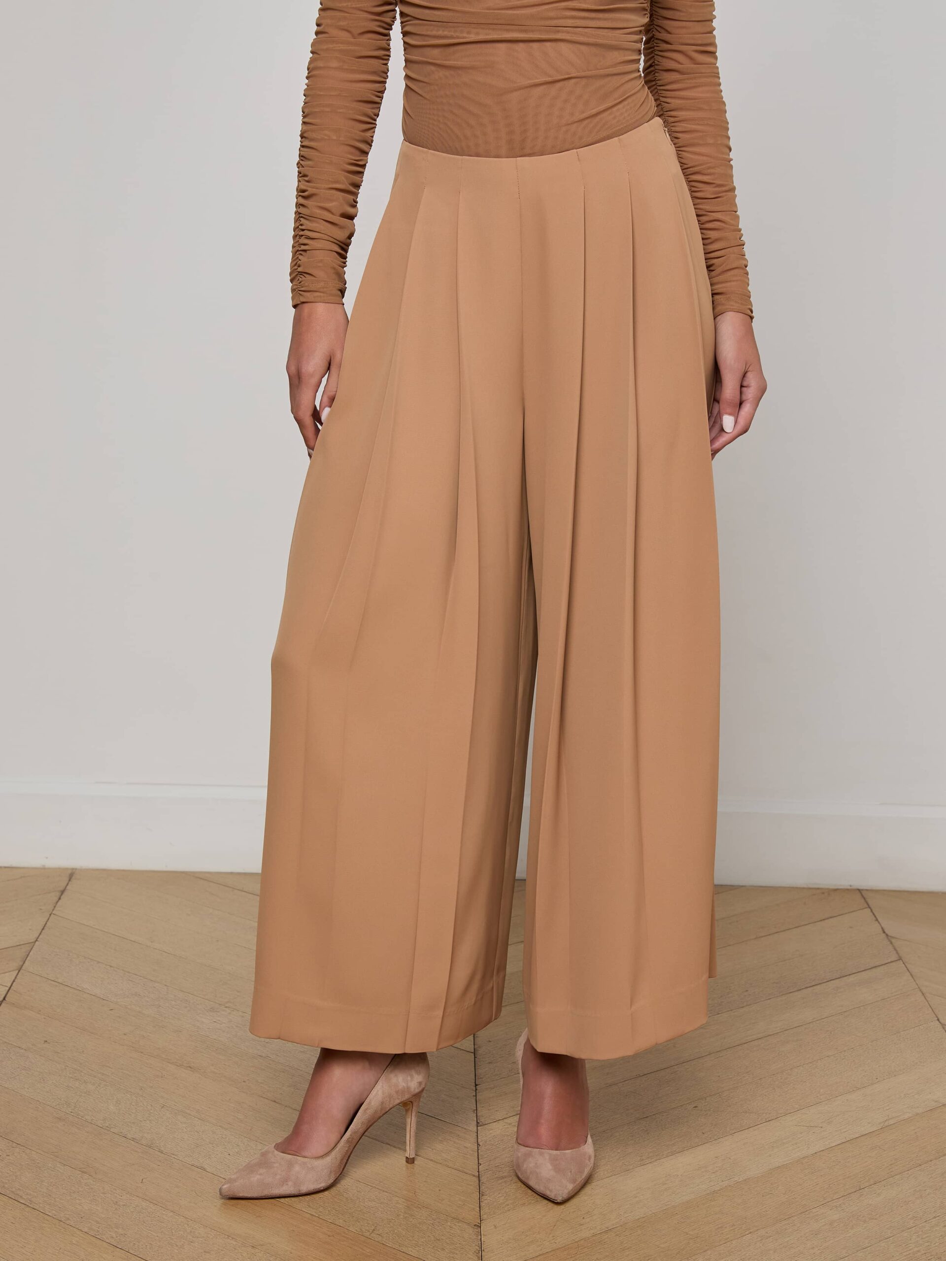 13976-novalynn-cropped-pleated-pant-2.jpg Novalynn Cropped Pleated Pant