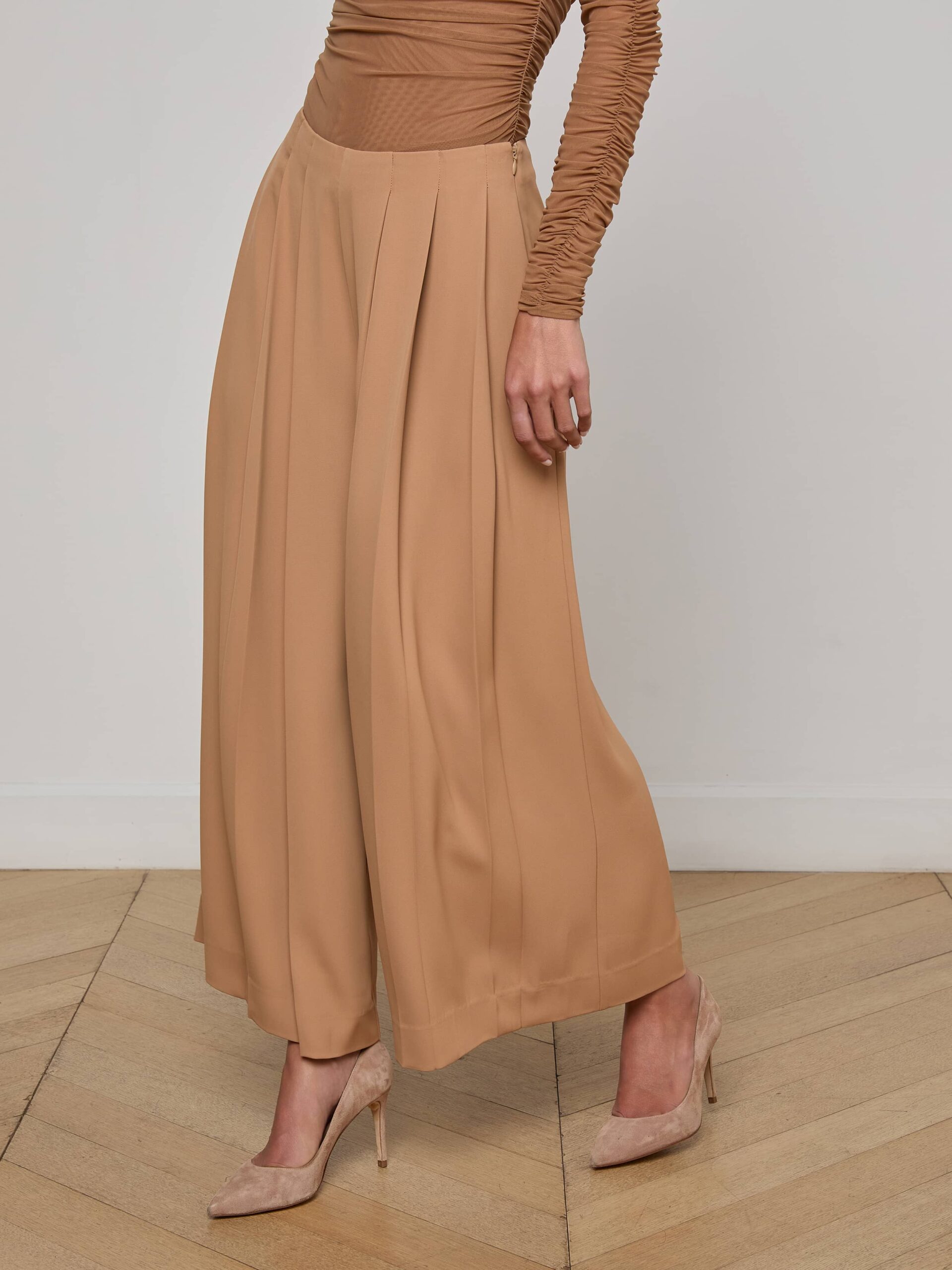 13976-novalynn-cropped-pleated-pant-3.jpg Novalynn Cropped Pleated Pant