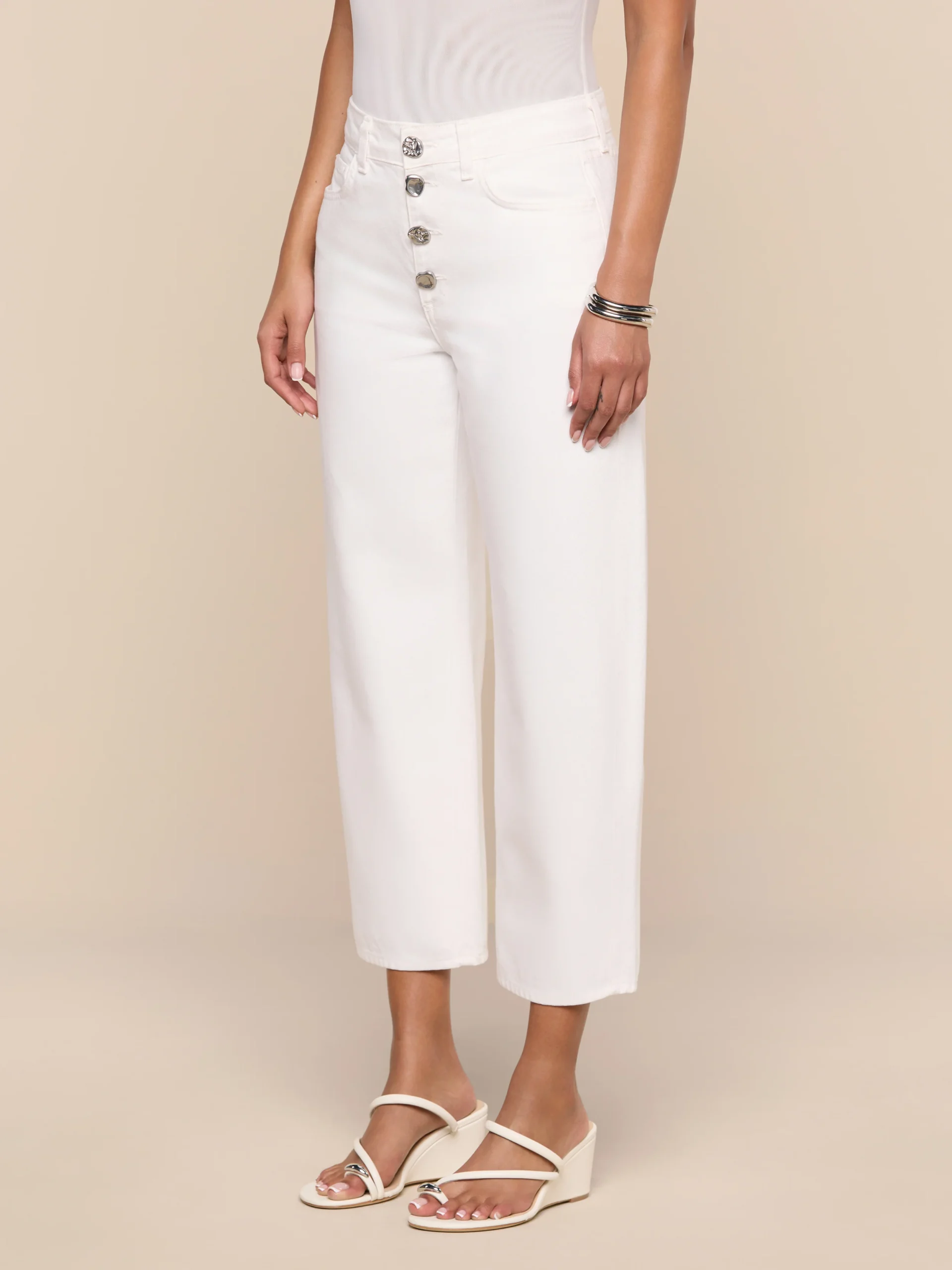 1728-liora-cropped-jean-5.webp Liora Cropped Jean