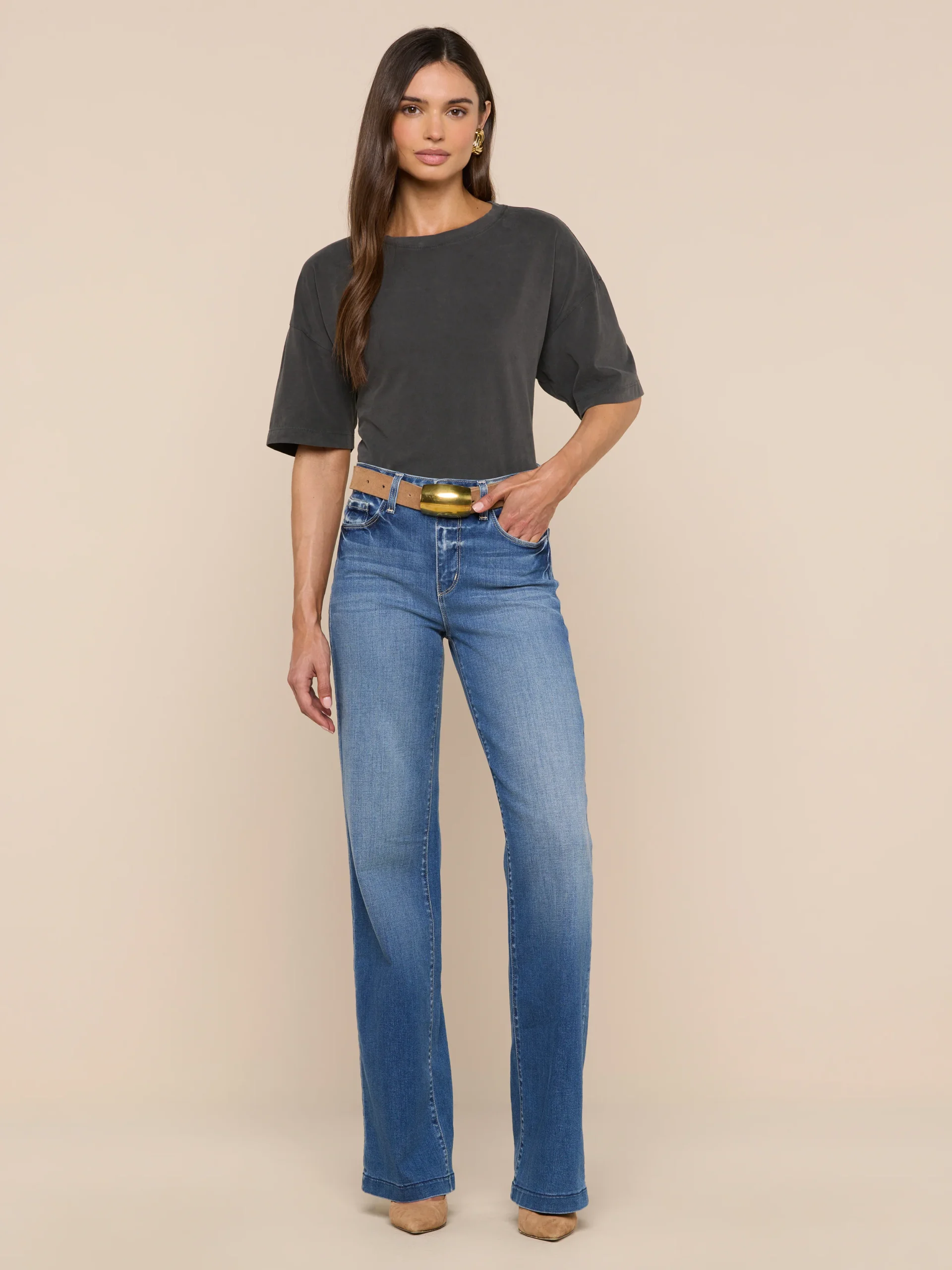 2106-daria-oversized-cropped-tee-4.webp Daria Oversized Cropped Tee