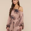 2431-asami-chain-one-shoulder-blouse-2.webp Asami Chain One-Shoulder Blouse