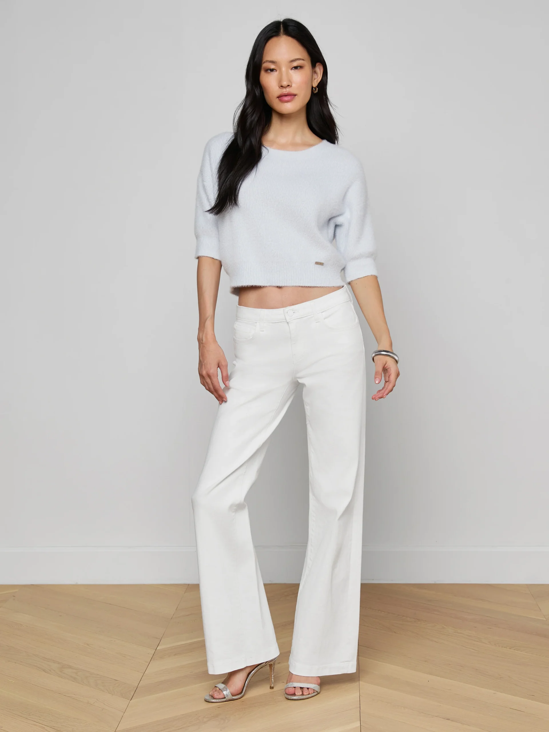5998-joanne-low-rise-wide-leg-jean-1.webp Joanne Low-Rise Wide-Leg Jean