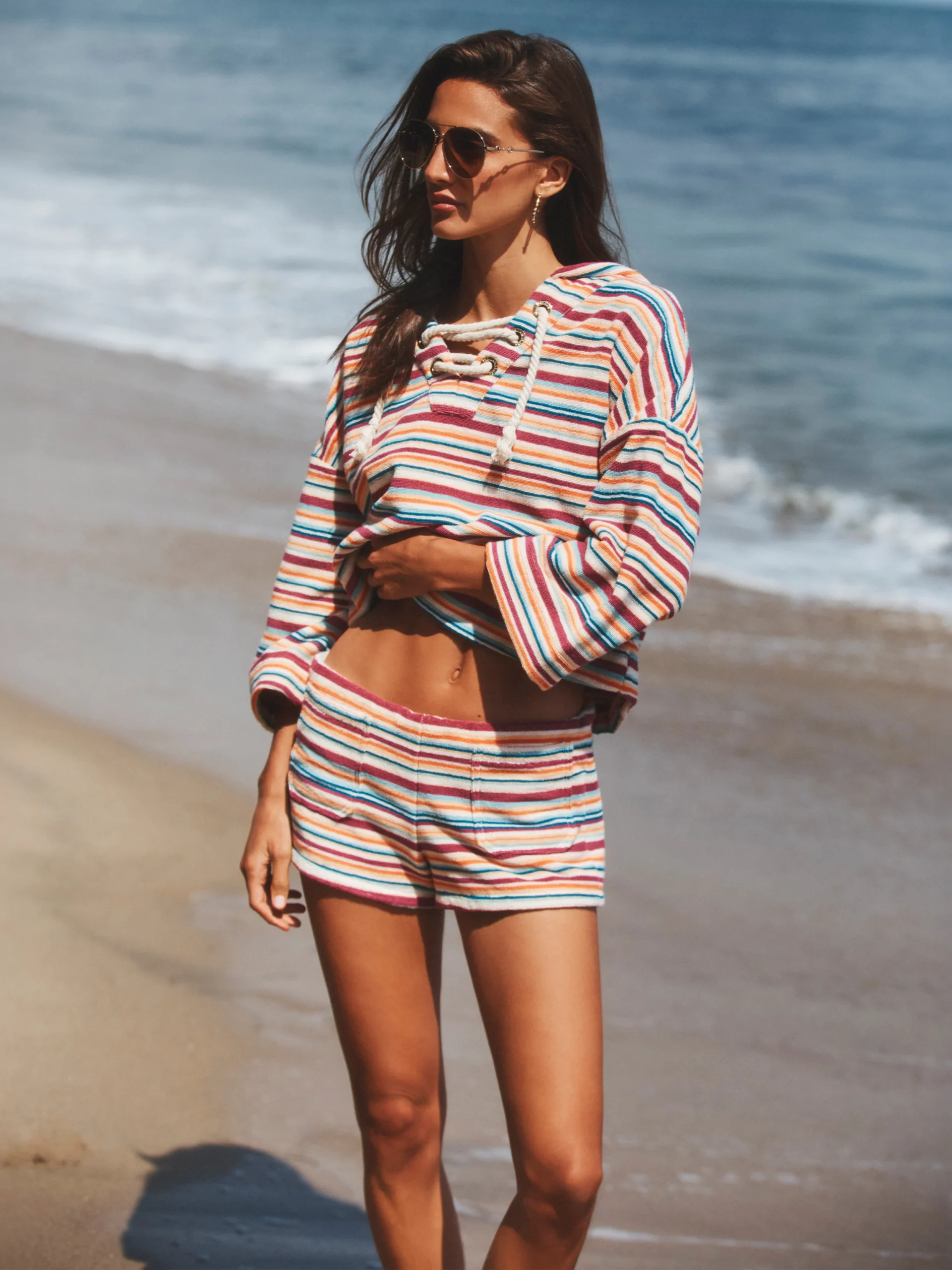 9368-lee-cover-up-poncho-3.webp Lee Cover-Up Poncho