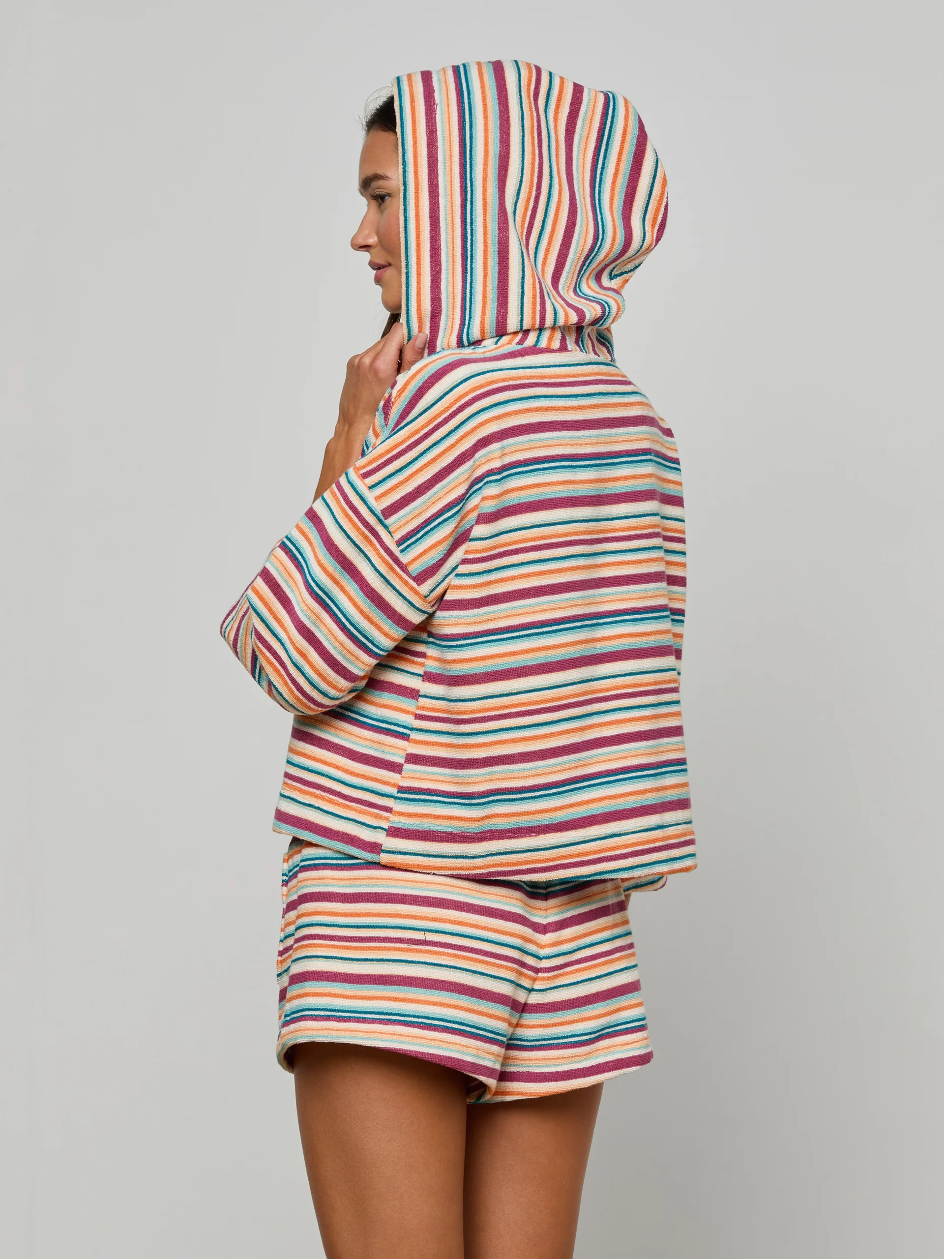 9368-lee-cover-up-poncho-7.webp Lee Cover-Up Poncho